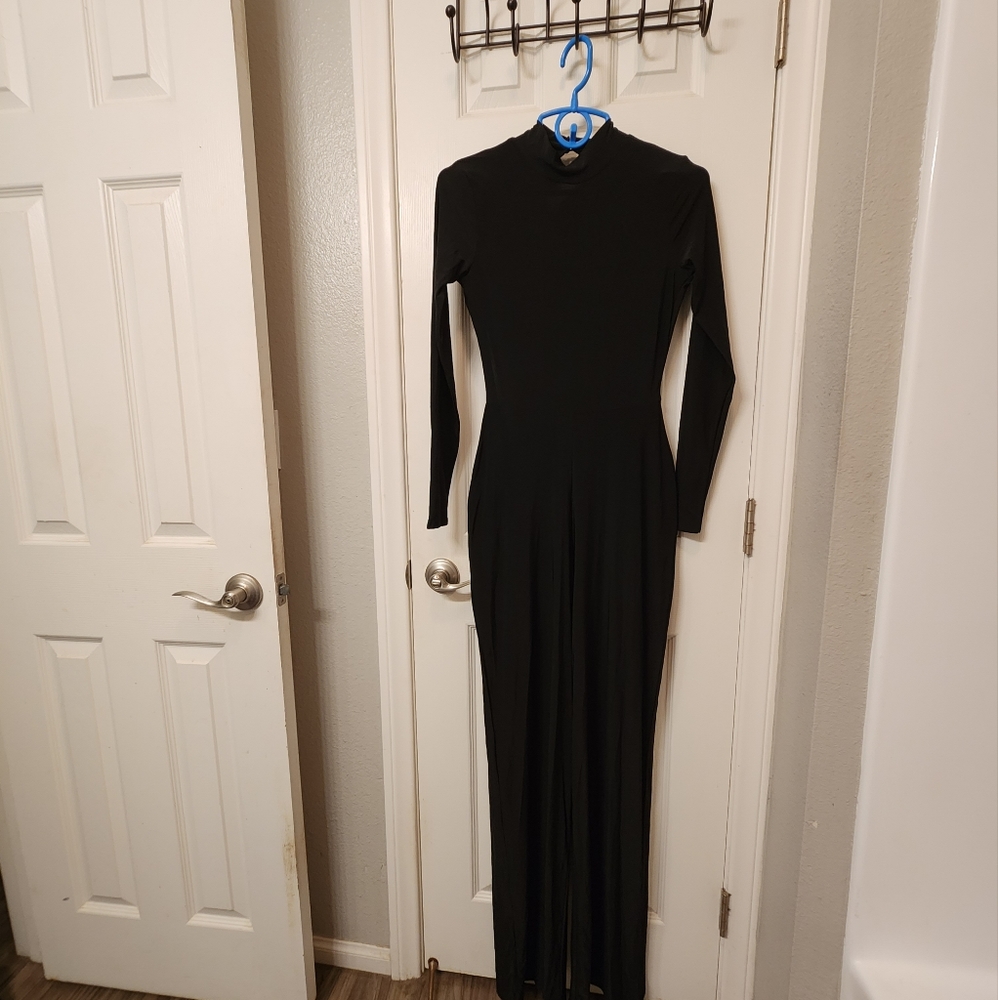 Missguided open back slinky jumpsuit size 4 nwt